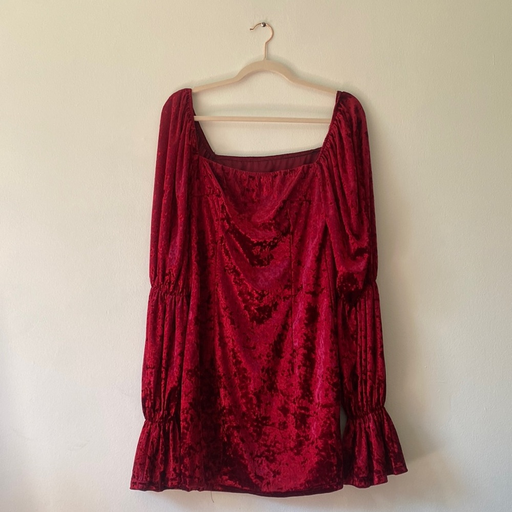 Red velvet long sleeve dress